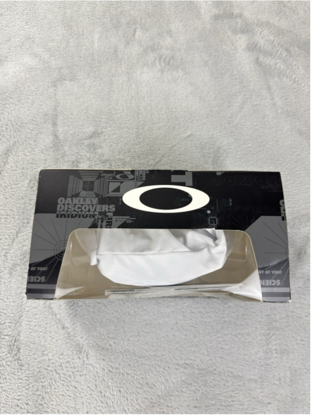 Oakley Flight Deck XM Snowboarding Goggles Whiteout NWT - Picture 3 of 15